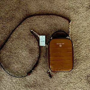 Michael Kors Jet Set Charm Crossbody